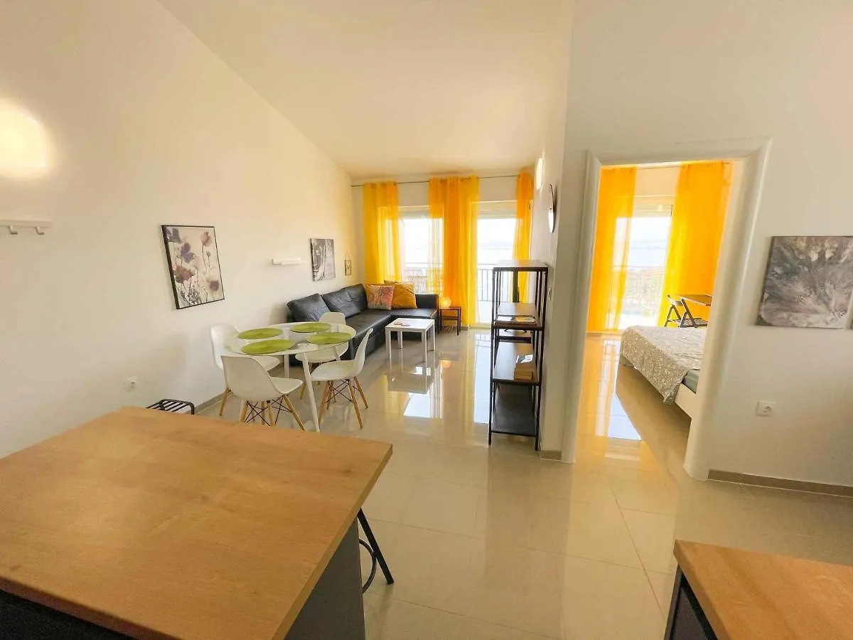 Apartment In Dramalj 42062