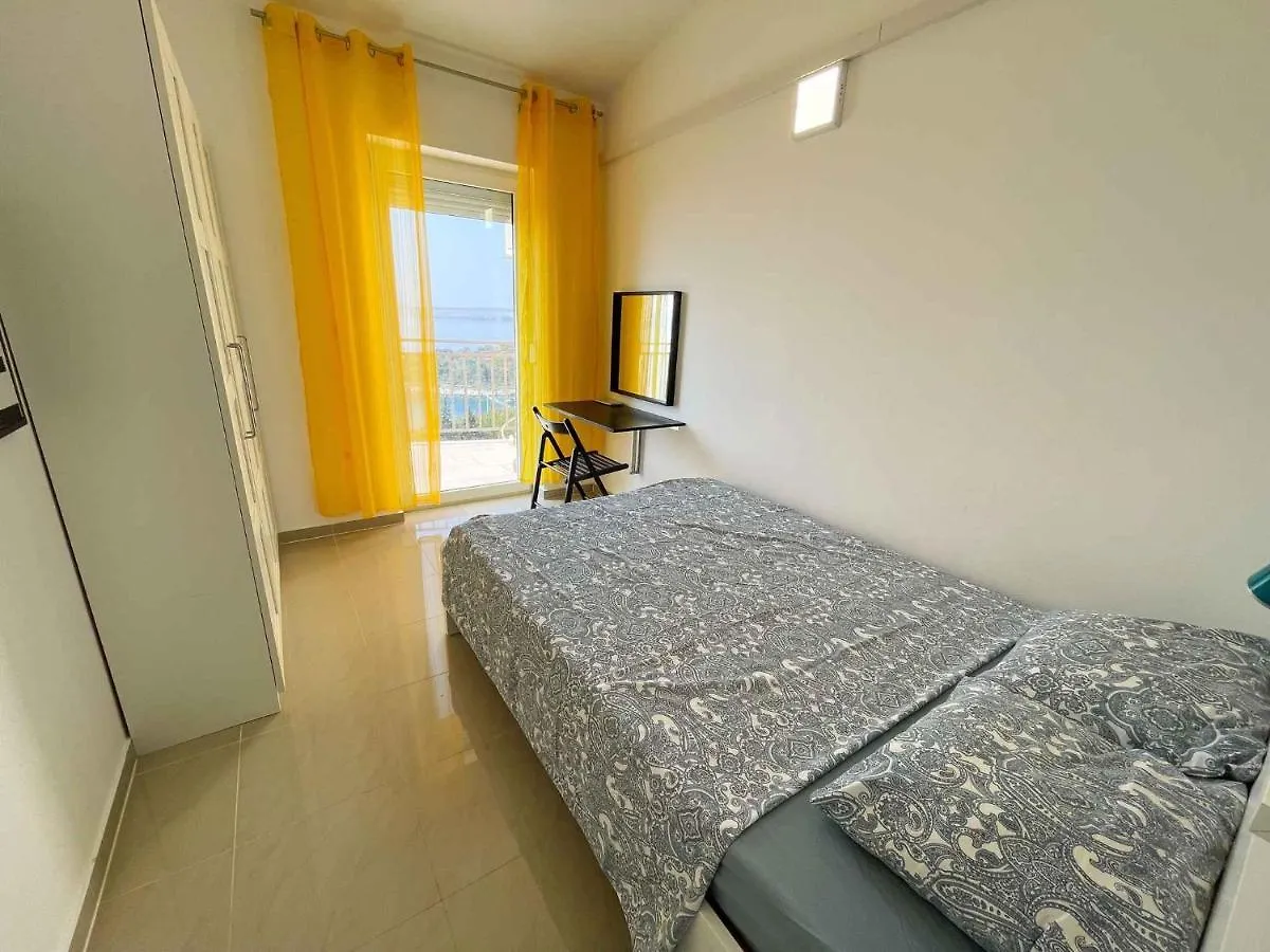 Apartment In Dramalj 42062